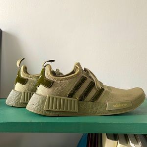 Adidas dressy sneakers